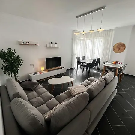Big Good View 2 Bedrooms Διαμέρισμα *